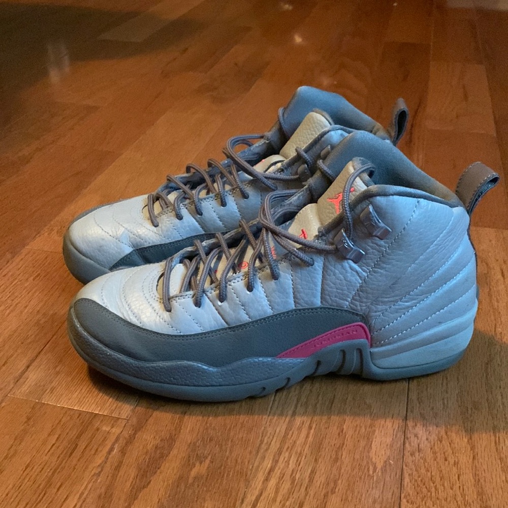 Youth ‘Vivid Pink’ Jordan 12